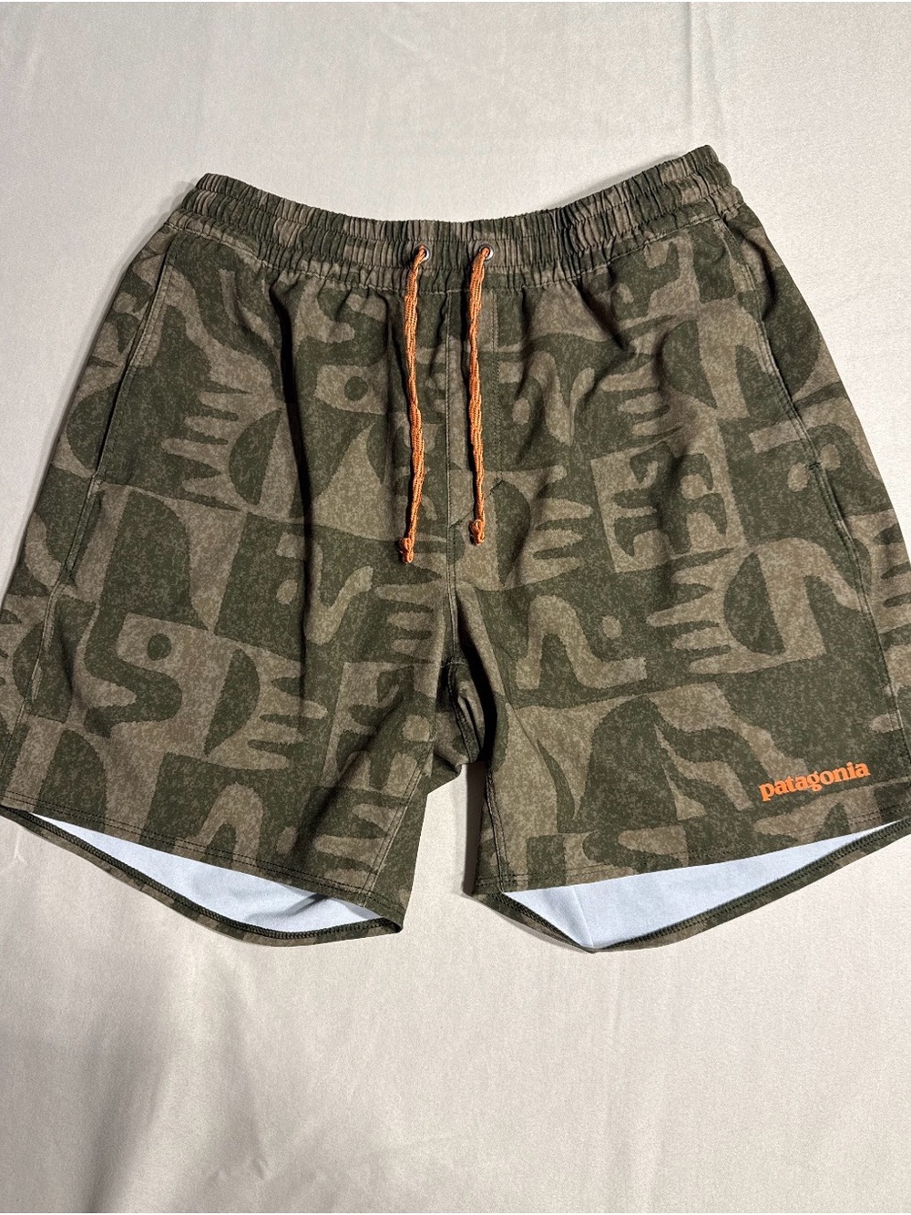 Patagonia Men’s Small Hydropeak Volley Boardshorts Mother Tree